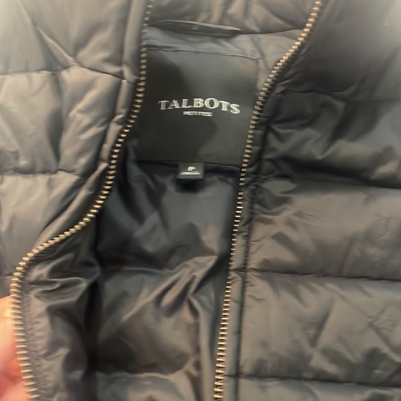 Talbots Petite P black zip up vest. EUC. No evidence of wear. 2 front zip pocket - Picture 2 of 5